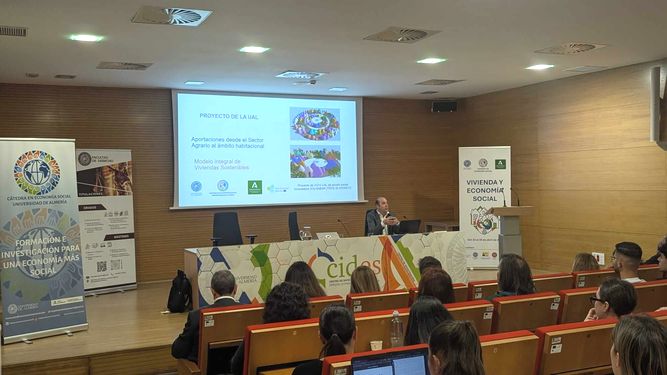 Catedra en economia social UAL